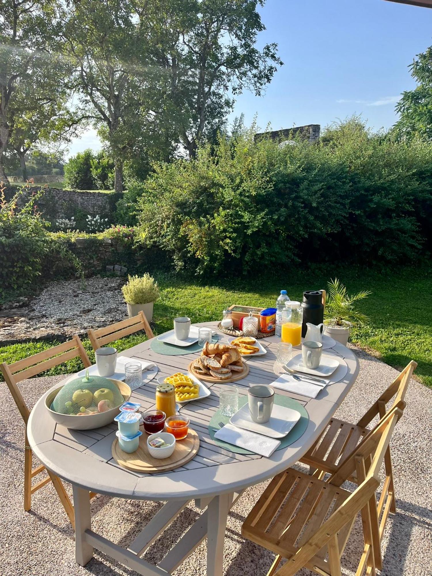 Bed and Breakfast O2 Tours Ourouer-les-Bourdelins Zewnętrze zdjęcie